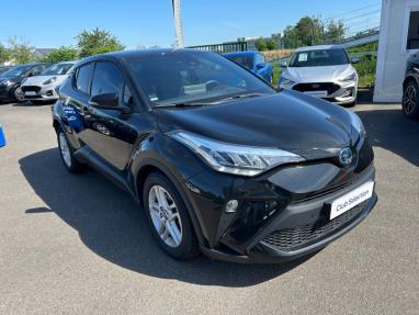 Voir le détail de l'offre de cette TOYOTA C-HR 1.8 Hybride 122ch Dynamic E-CVT de 2022 en vente à partir de 194.72 €  / mois