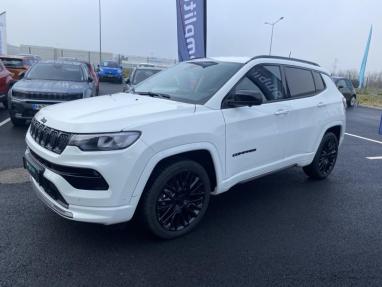 Voir le détail de l'offre de cette JEEP Compass 1.5 Turbo T4 130ch MHEV Altitude 4x2 BVR7 de 2023 en vente à partir de 33 999 € 