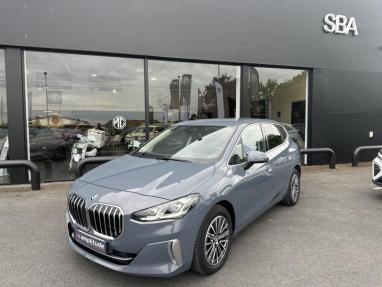 Voir le détail de l'offre de cette BMW Série 2 ActiveTourer 218d 150ch Luxury DKG7 de 2022 en vente à partir de 436.79 €  / mois