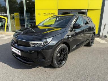 Voir le détail de l'offre de cette OPEL Grandland X 1.2 Turbo 130ch GS de 2023 en vente à partir de 207.63 €  / mois