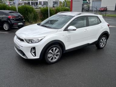 Voir le détail de l'offre de cette KIA Stonic 1.0 T-GDi 100ch Active de 2024 en vente à partir de 17 999 €